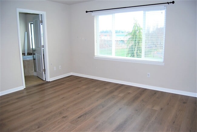 Building Photo - 4 Bedroom 2.5 Bath Home Sherwood OR