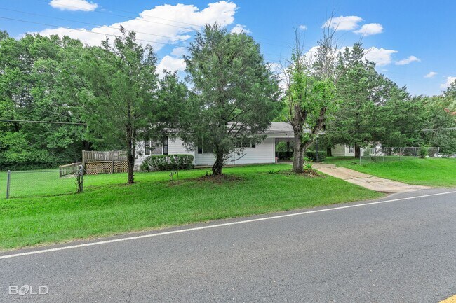 Building Photo - Country LIving!!