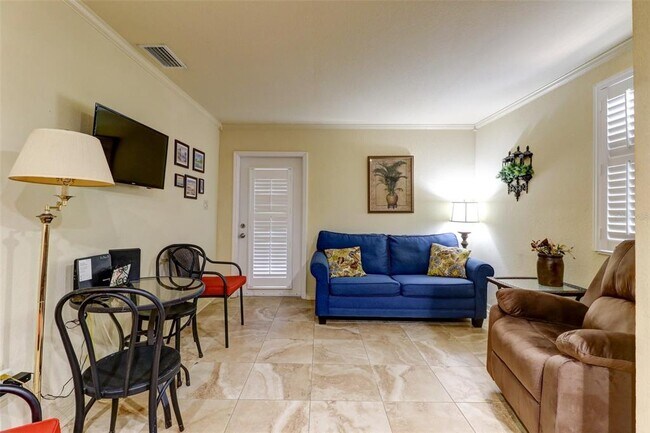 Building Photo - 7911 Flowerfield Dr