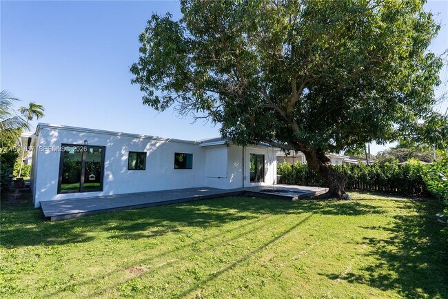 Building Photo - 7548 Adventure Ave