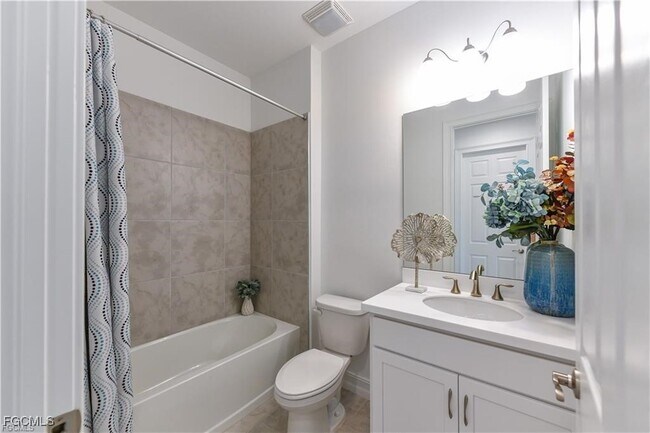 Building Photo - 43613 Sparrow Dr