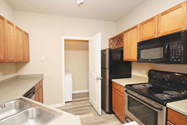 Building Photo - Dog-Friendly Walker Square Condo Near UVA ...