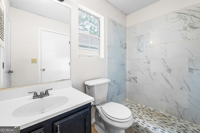 Building Photo - 3111 Linden Dr