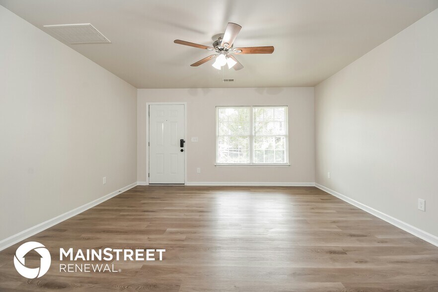 Building Photo - 4455 Oak Pointe Dr