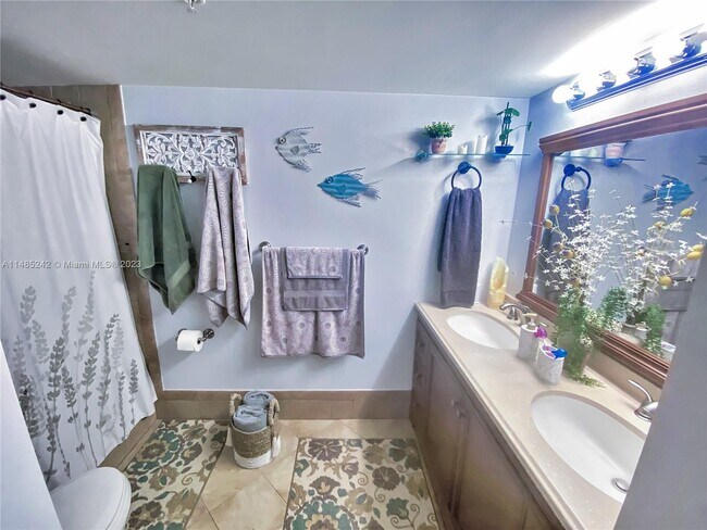 Building Photo - 2721 Ocean Club Blvd