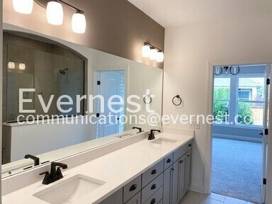 Building Photo - 3-Bed/3-Bath Modern Single Family Home with Attached Garage/Available Soon!