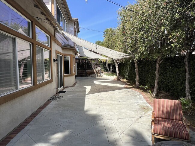 Building Photo - Amazingly Remodeled 4 Bed 4 Bath Luxury Home in North Orange with Solar!