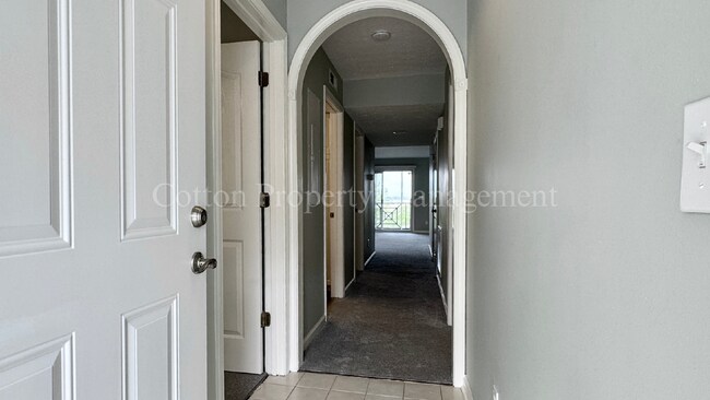 Building Photo - LEASING SPECIAL - Ask about our 1 month Re...