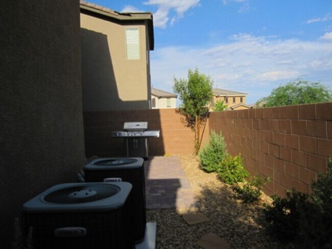 Building Photo - LILAC SQUARE