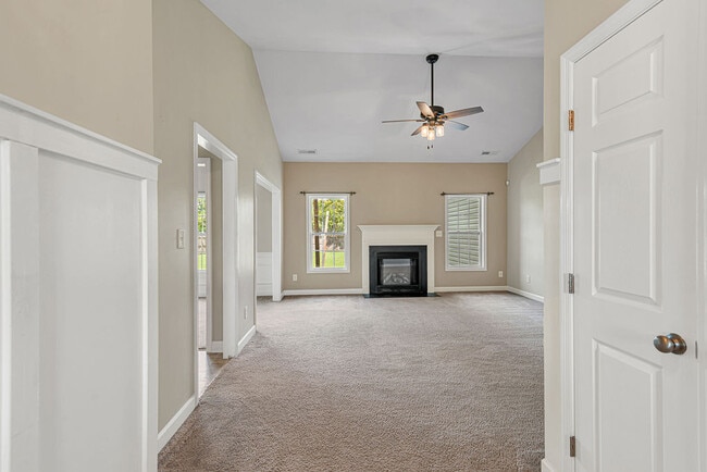 Building Photo - 238 Silver Hills Dr