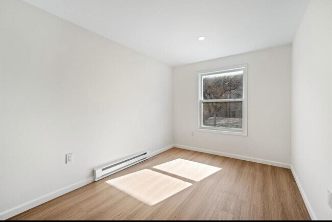 Building Photo - 334-336-336 Halladay St