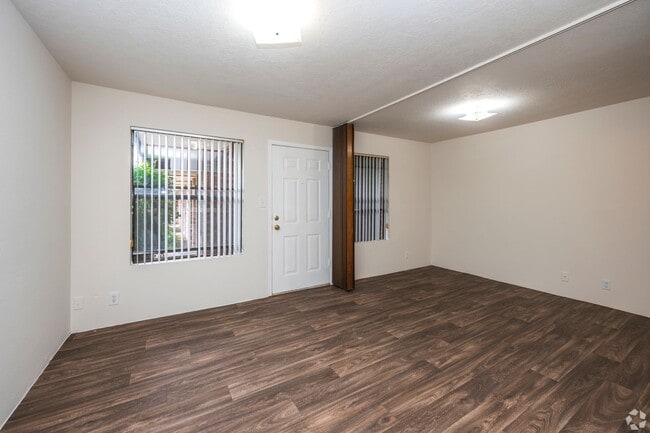 Interior Photo - FREE UTILITIES!!   GREAT VIBES!!