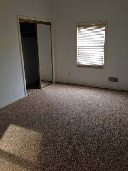 Building Photo - 3213 Josephine St