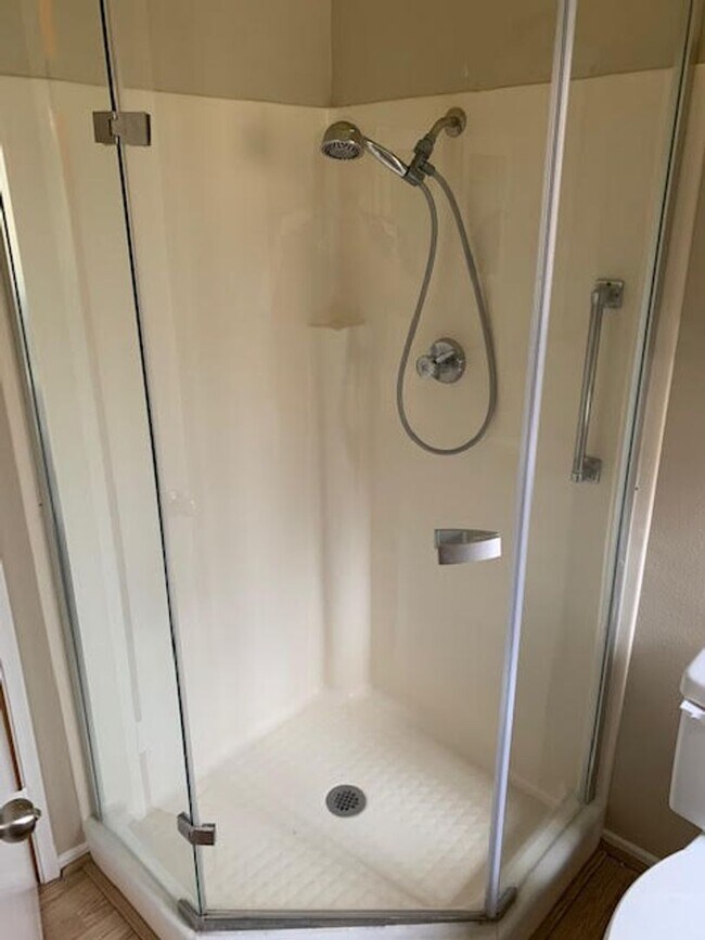 Building Photo - A beautiful Del Mar Home