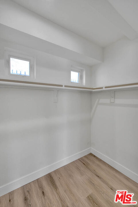 Building Photo - 1013 Wilton Pl