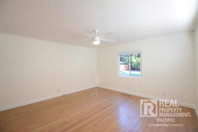 Building Photo - 3-Bedroom Retreat with Expansive Backyard ...