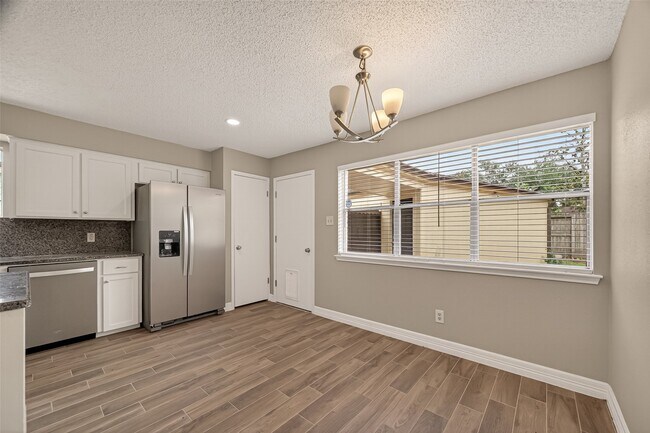 Building Photo - 15915 Dunmoor Dr