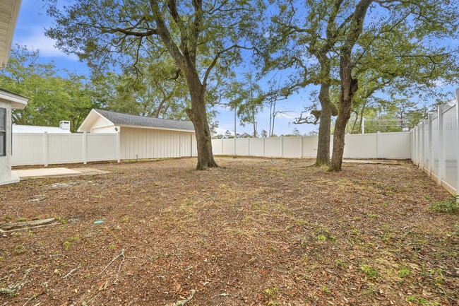 Building Photo - 120 Dyer St