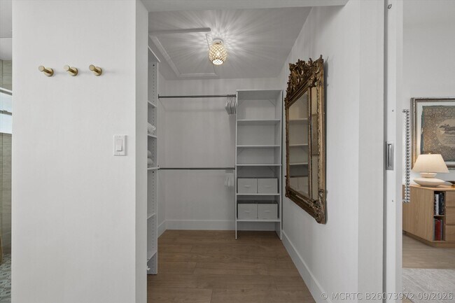 Building Photo - 2515 Bedford Mews Dr