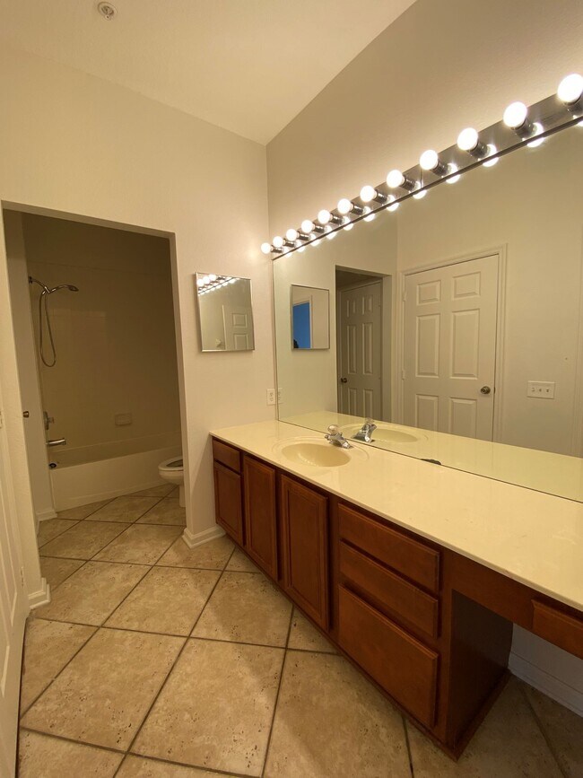 Building Photo - 6214 Stevenson Dr