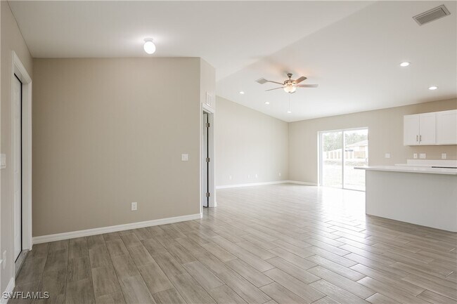 Building Photo - 3237 Ruth Ln