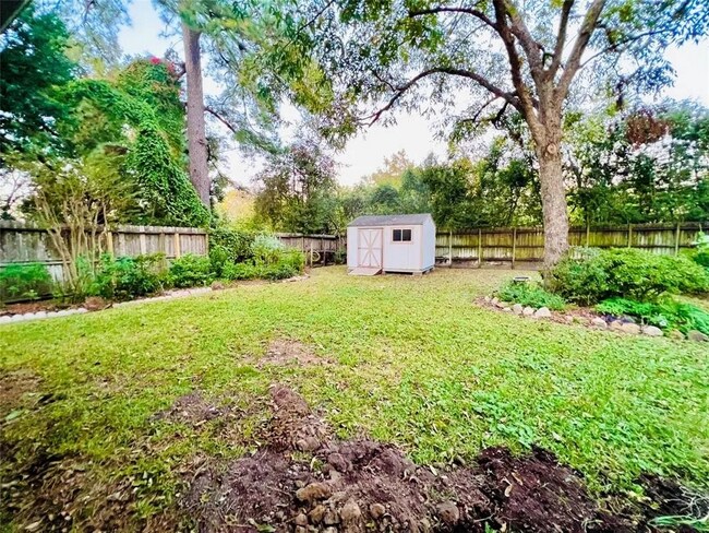 Building Photo - 7014 Woodfern Dr