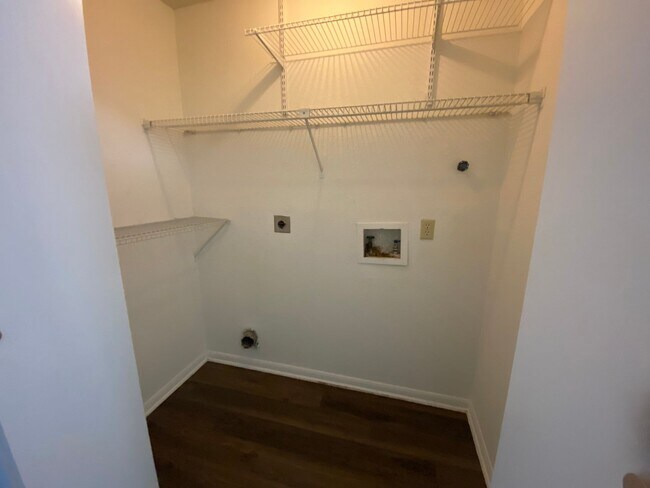 Building Photo - Cozy 2 bd/2.5 bath NW Austin Home
