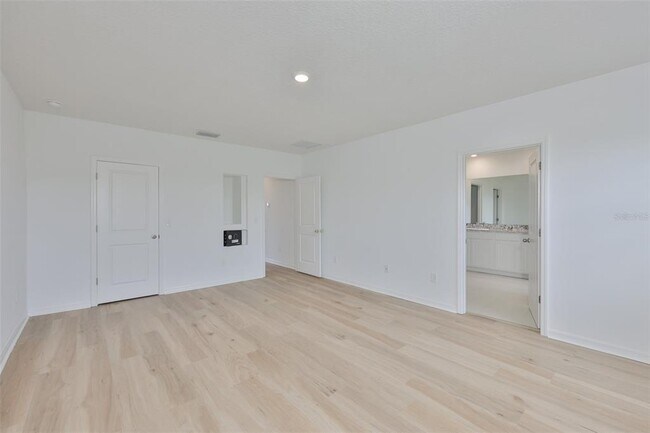 Building Photo - 10819 Charlotte Dr.