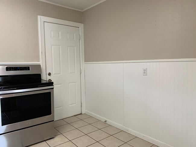 Building Photo - 3304 31st St