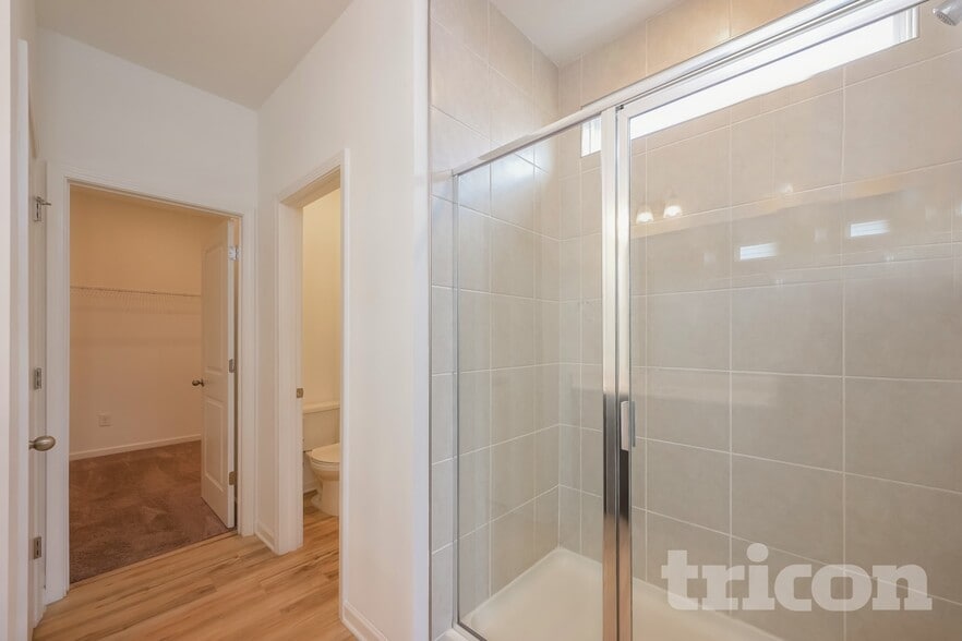 Building Photo - 213 Everett Sq