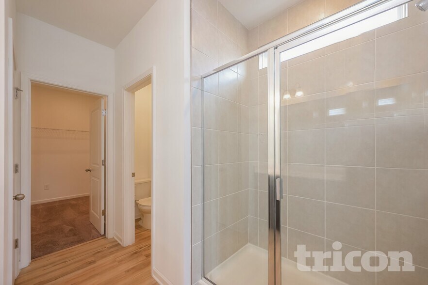 Building Photo - 305 Fairmont Ave