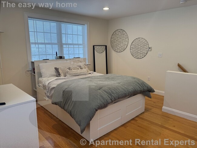 Building Photo - 11 Winthrop Ct