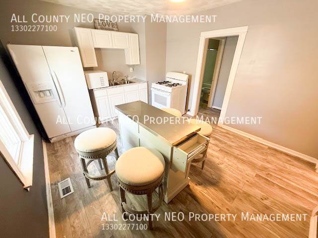 Building Photo - 9703 Aetna Rd