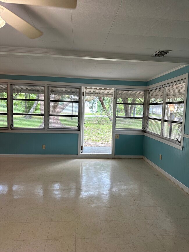 Building Photo - 506 Brentwood Dr