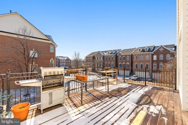 Building Photo - 43789 Water Bay Terrace