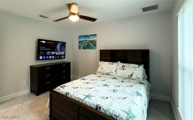 Building Photo - 131 S Bahama Ave