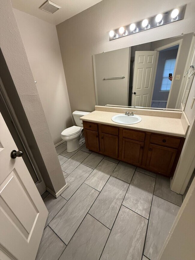 Building Photo - 1528 N 24th St