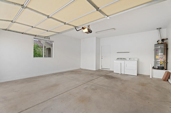 Building Photo - 78472 Glastonbury Way