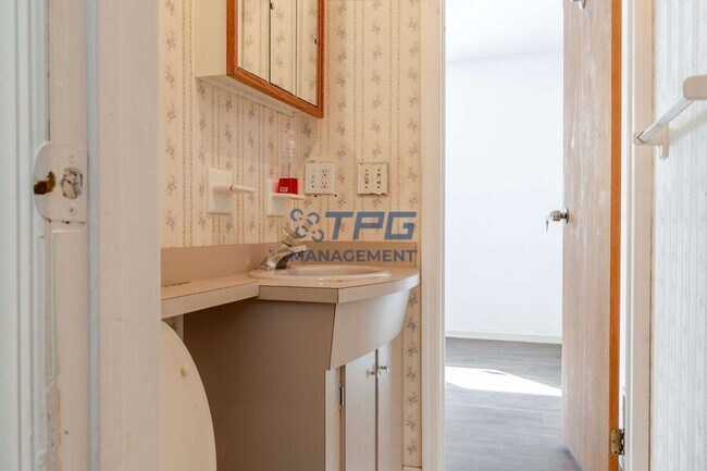 Building Photo - 29 Glendale Rd