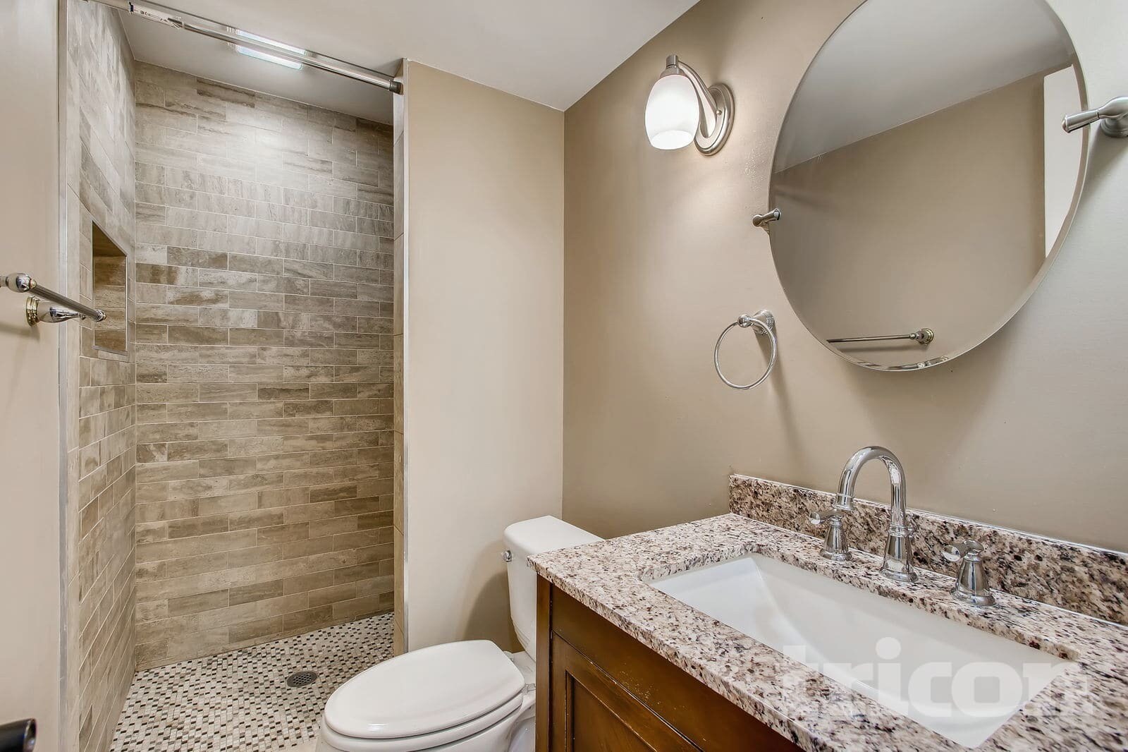 Building Photo - 8641 Emerson Ave N