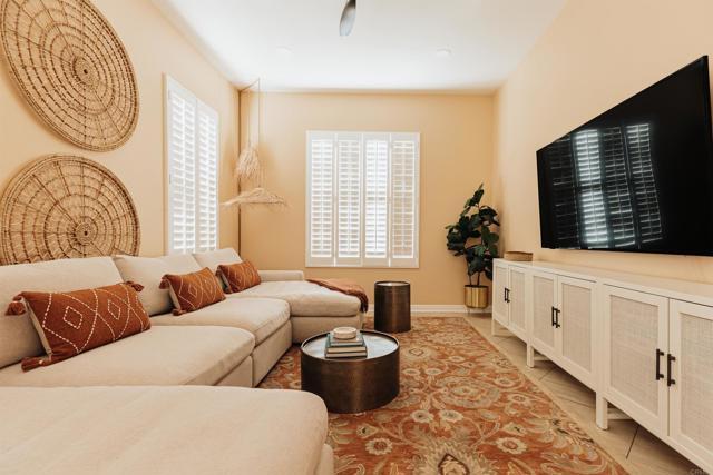 Building Photo - 10517 Corte Jardin Del Mar