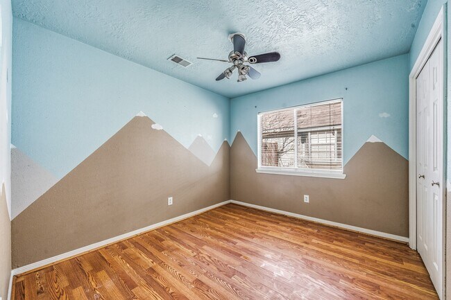 Building Photo - 15974 Oak Mountain Dr