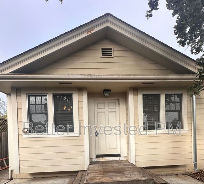 Primary Photo - 2065 Hoen Ave