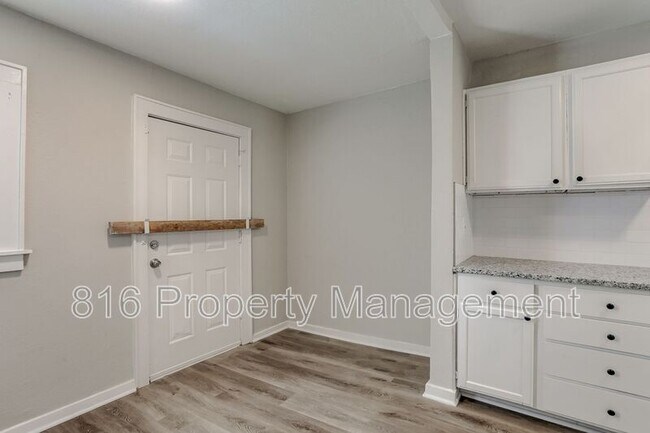 Building Photo - 3541 Mersington Ave