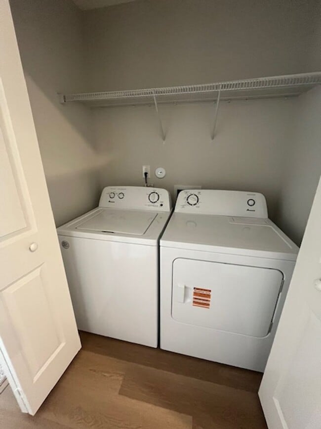 Building Photo - Cozy New-Build in Leland!