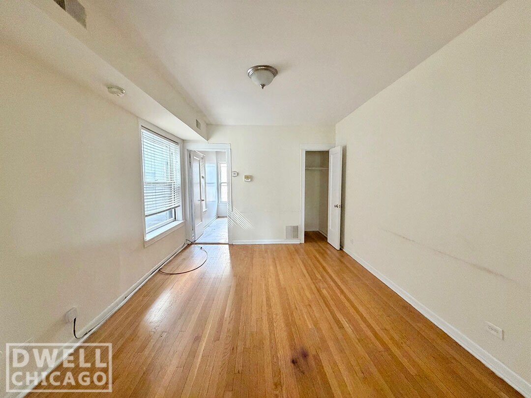 Building Photo - 2650 N Saint Louis Ave