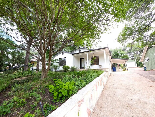 Building Photo - 1111 Reagan Terrace