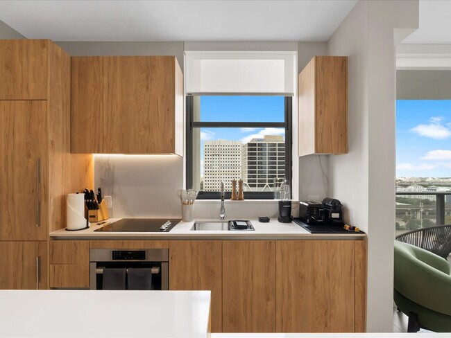 Building Photo - 11 NE 6th St