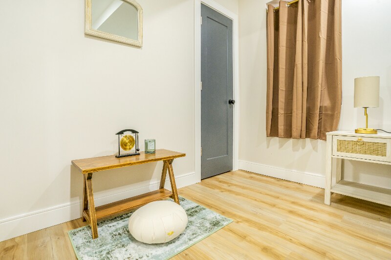 Building Photo - 1704 N Springfield Ave