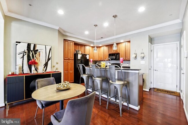 Building Photo - 910 Hall Station Dr